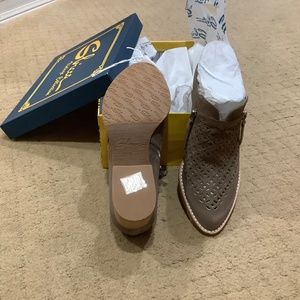 Brand New, Sbicca, Zella